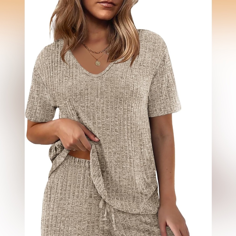 NWT, Ekouaer, Womens, Lounge Ribbed Knit VNeck Short Sleeve Tee, TOP ONLY